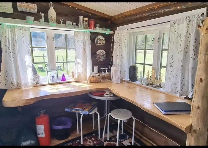 Cozy Little Log Cabin, Dog Allowed, Sauna *