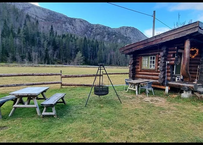 Σπίτι διακοπών Cozy Little Log Cabin, Dog Allowed, Sauna